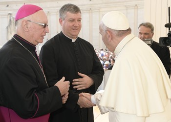 Local priest encounters Pope Francis IMAGE