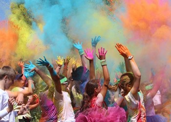 Dye hard colour run raises money for great cause IMAGE
