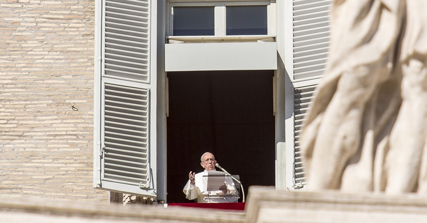 Pope Francis denounces corrupted Vatican in Christmas greeting IMAGE