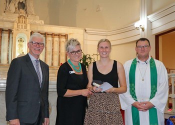 Louise Barnes receives Emmaus Award for School Support IMAGE
