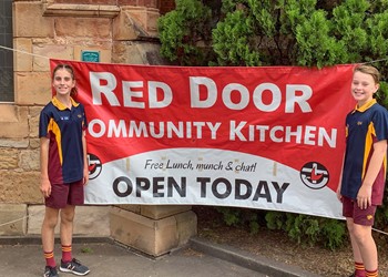 St James’ Muswellbrook takes time to serve their community IMAGE