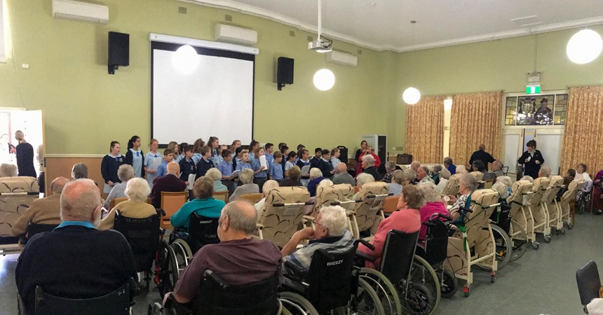 Touching the hearts of nursing home residents IMAGE